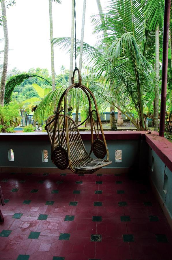 Muralee'S Riverside Villa In Kochi Kültér fotó