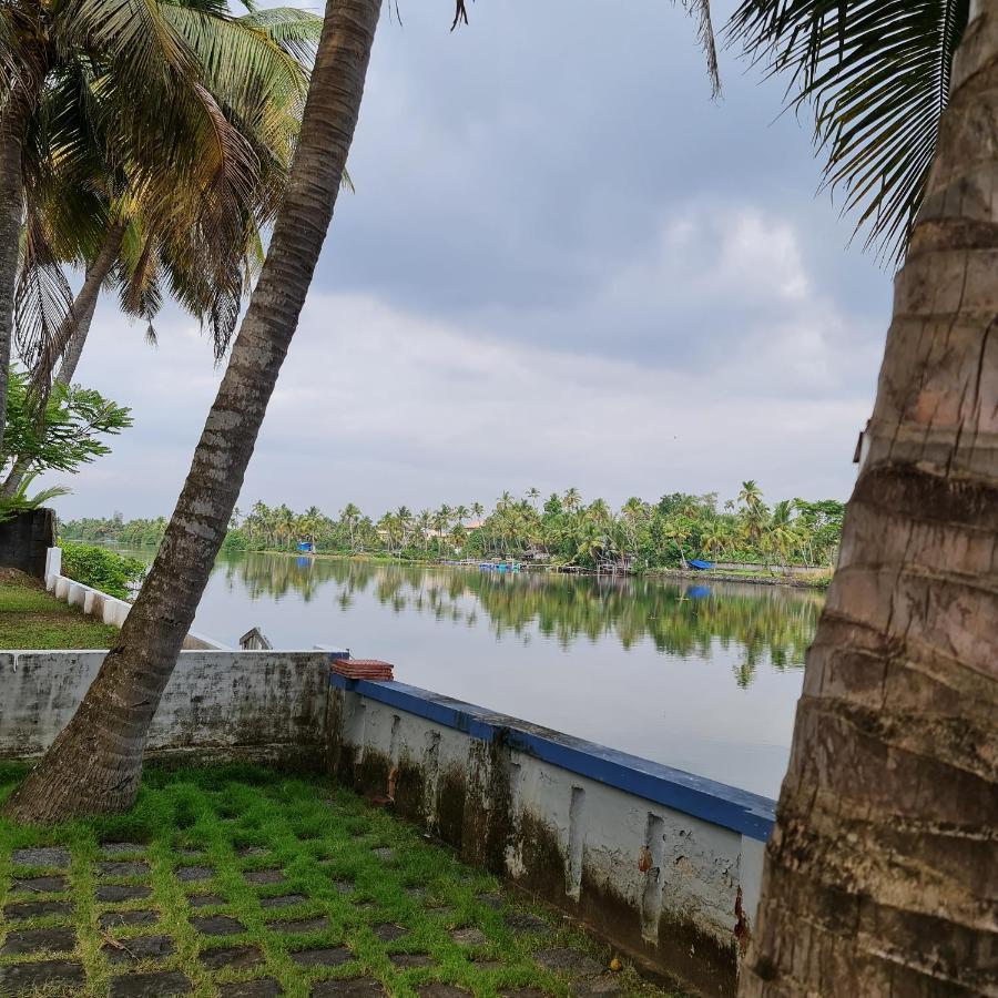 Muralee'S Riverside Villa In Kochi Kültér fotó