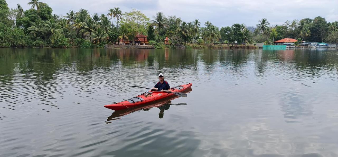 Muralee'S Riverside Villa In Kochi Kültér fotó