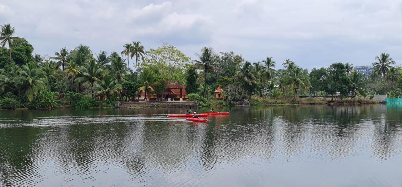 Muralee'S Riverside Villa In Kochi Kültér fotó