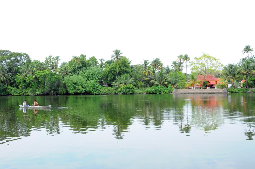 Muralee'S Riverside Villa In Kochi Szoba fotó